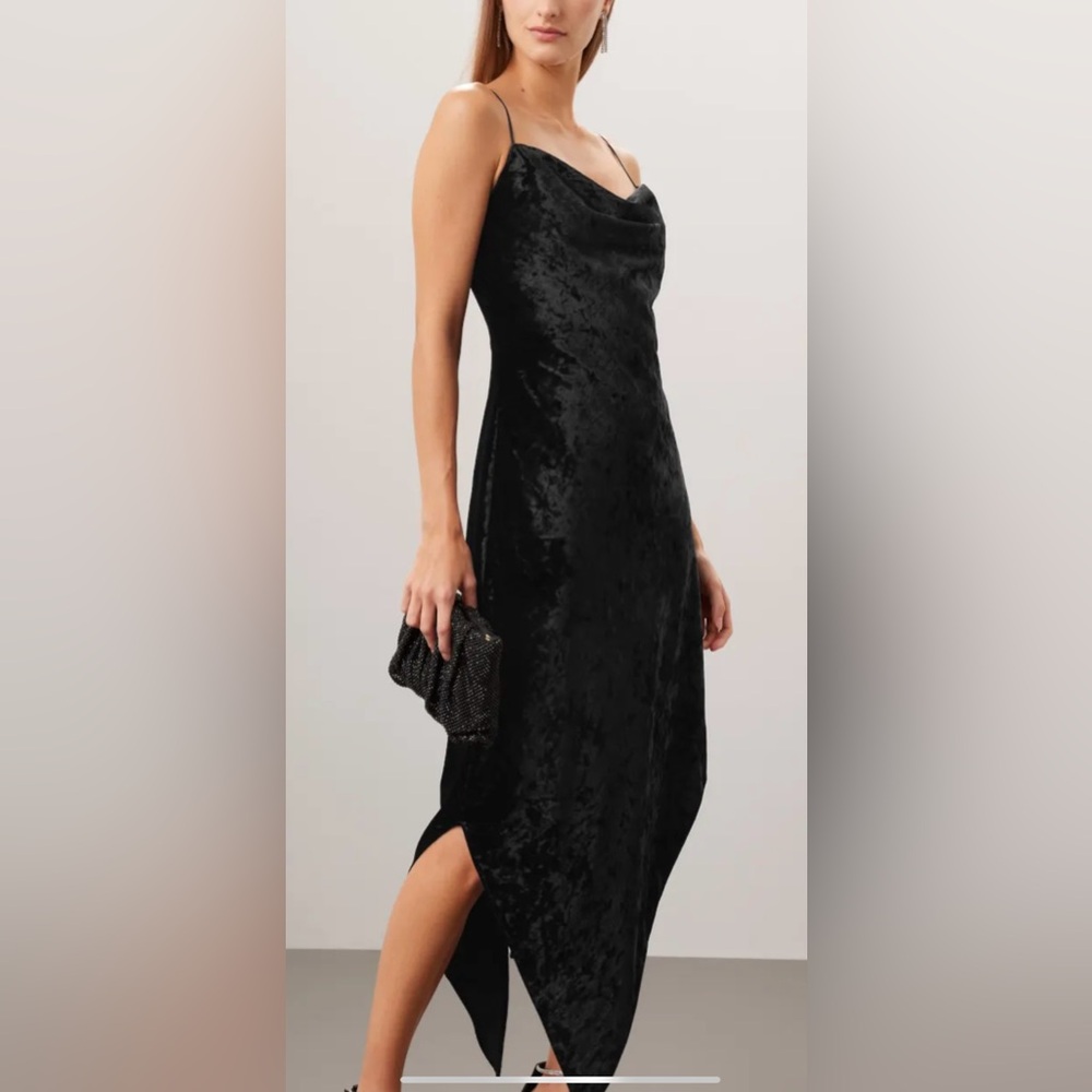 Obando x RTR Black Velvet Dress 4 Cute 🥰